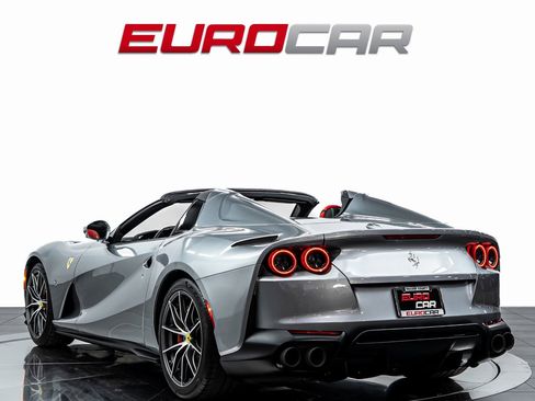 Used 2022 Ferrari 812 GTS image 4