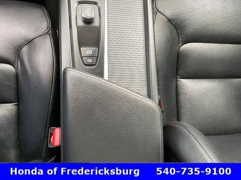 Used 2018 Volvo XC60 T6 Momentum w/ Advanced Package AWD/4WD image 43