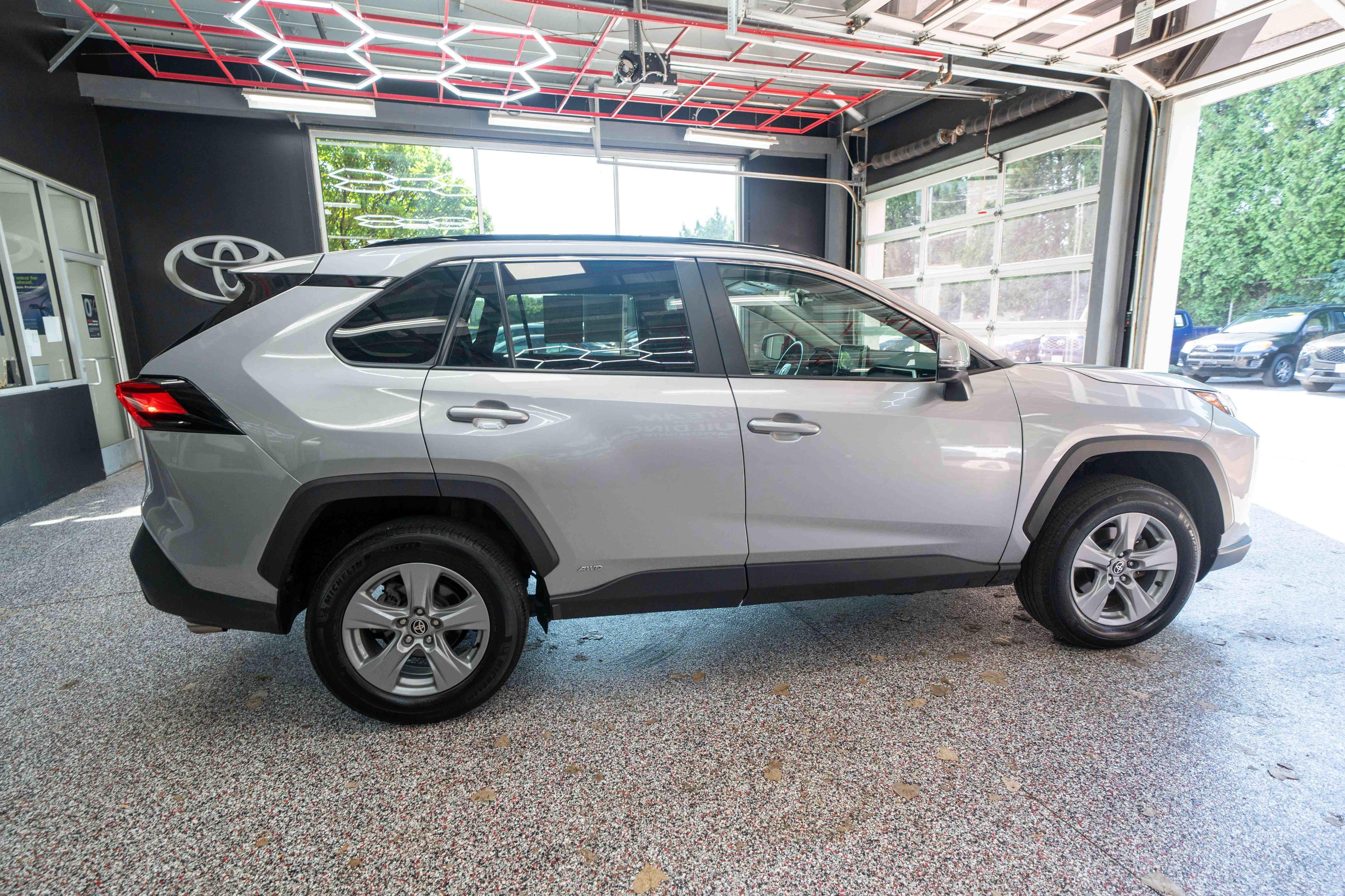 Certified 2025 Toyota RAV4 XLE AWD/4WD image 5