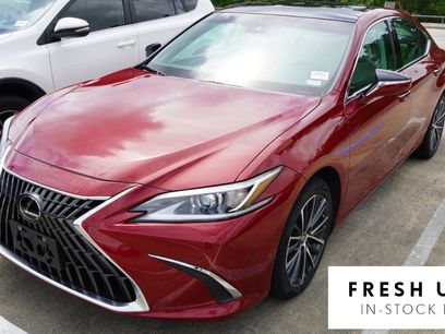 Certified 2025 Lexus ES 350 w/ Premium Package