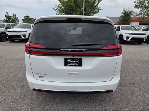 New 2027 Chrysler Pacifica Select w/ Family Tech Group FWD image 10