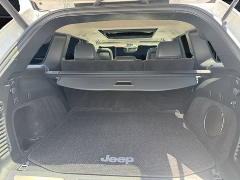 Used 2020 Jeep Grand Cherokee Summit AWD/4WD image 12