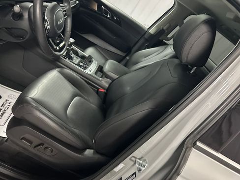 Used 2025 Kia Carnival SX Prestige FWD image 10