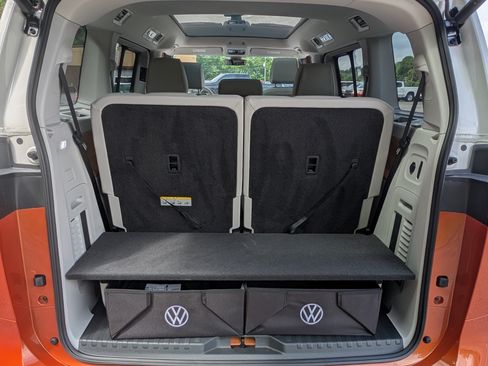 Used 2025 Volkswagen ID. Buzz 1st Edition RWD image 20