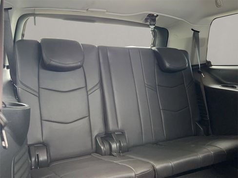 Used 2020 Cadillac Escalade Luxury image 17