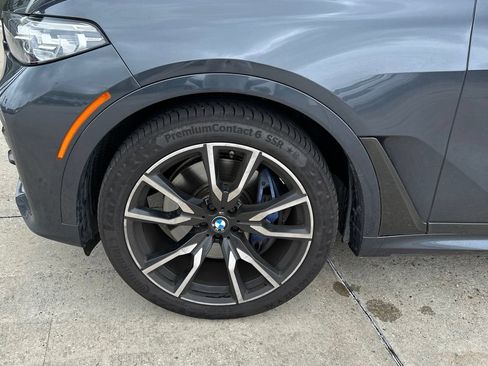 Used 2021 BMW X7 xDrive40i w/ M Sport Package AWD/4WD image 2