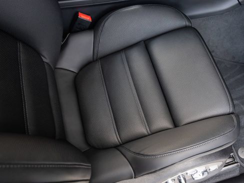 Certified 2026 Porsche Macan AWD/4WD image 45