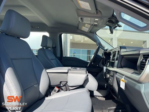 New 2026 Ford F250 XL w/ XL Chrome Package image 17
