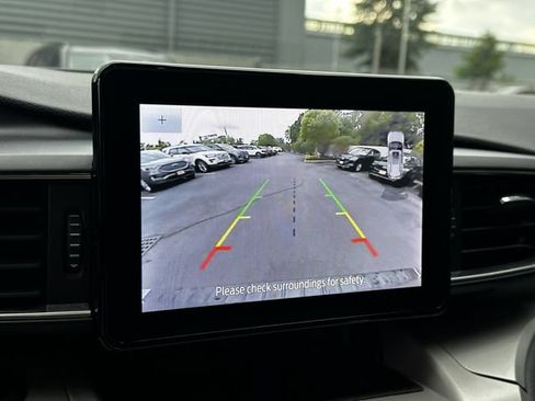Certified 2022 Ford Explorer XLT w/ Equipment Group 202A AWD/4WD image 22