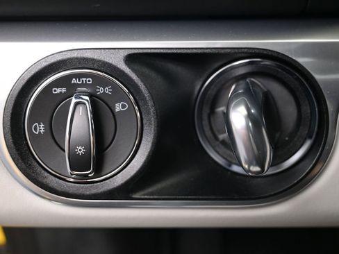 Used 2025 Porsche 718 Cayman image 21