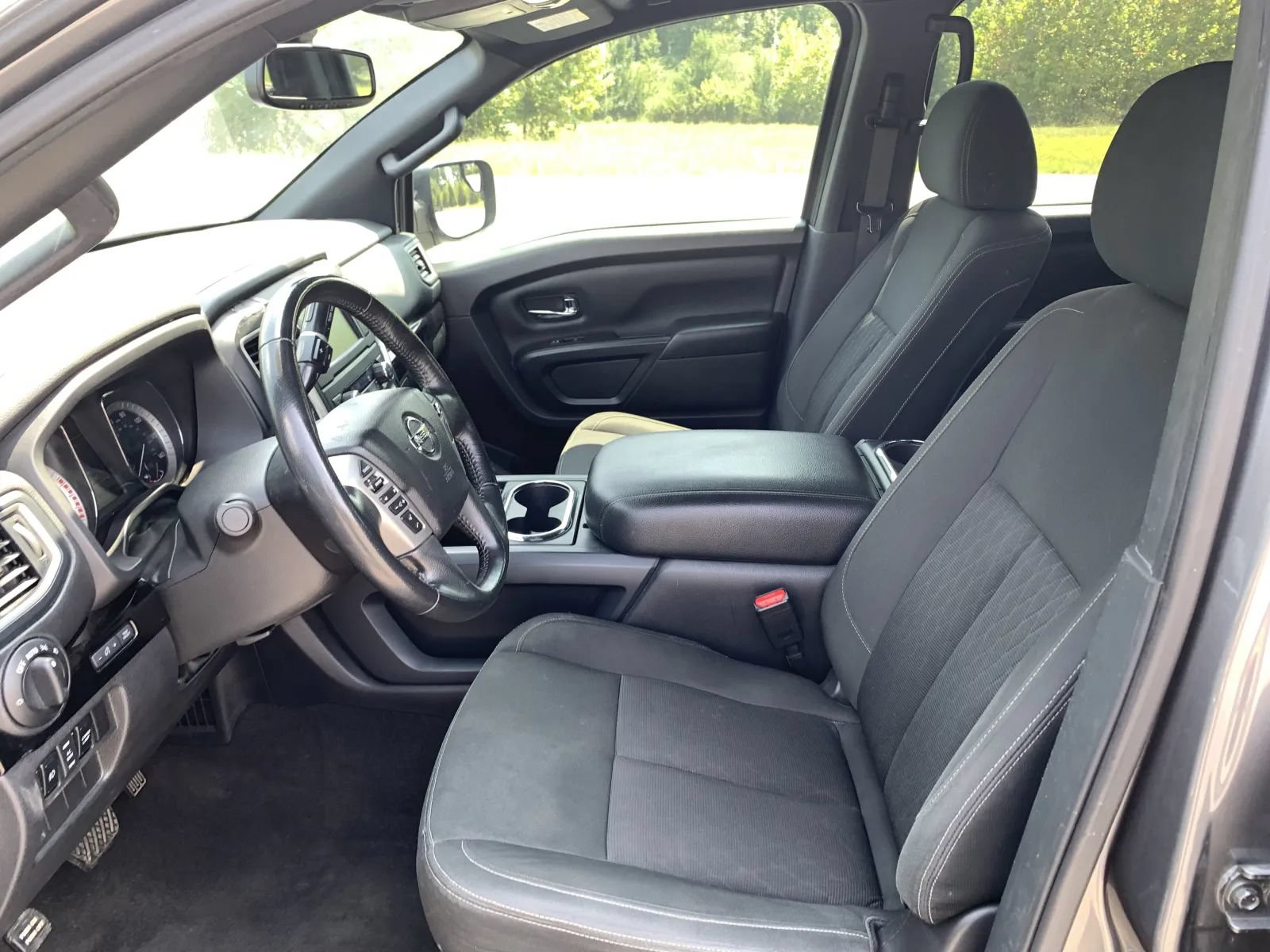 Used 2019 Nissan Titan SV w/ SV Convenience Package RWD image 24