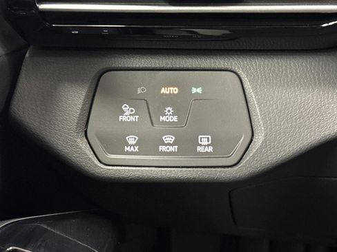 Used 2024 Volkswagen ID.4 Pro S image 25