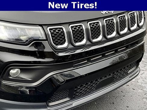 Used 2024 Jeep Compass Latitude image 34