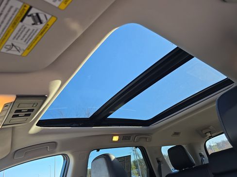 Used 2022 Nissan Pathfinder Platinum w/ Cargo Package image 27