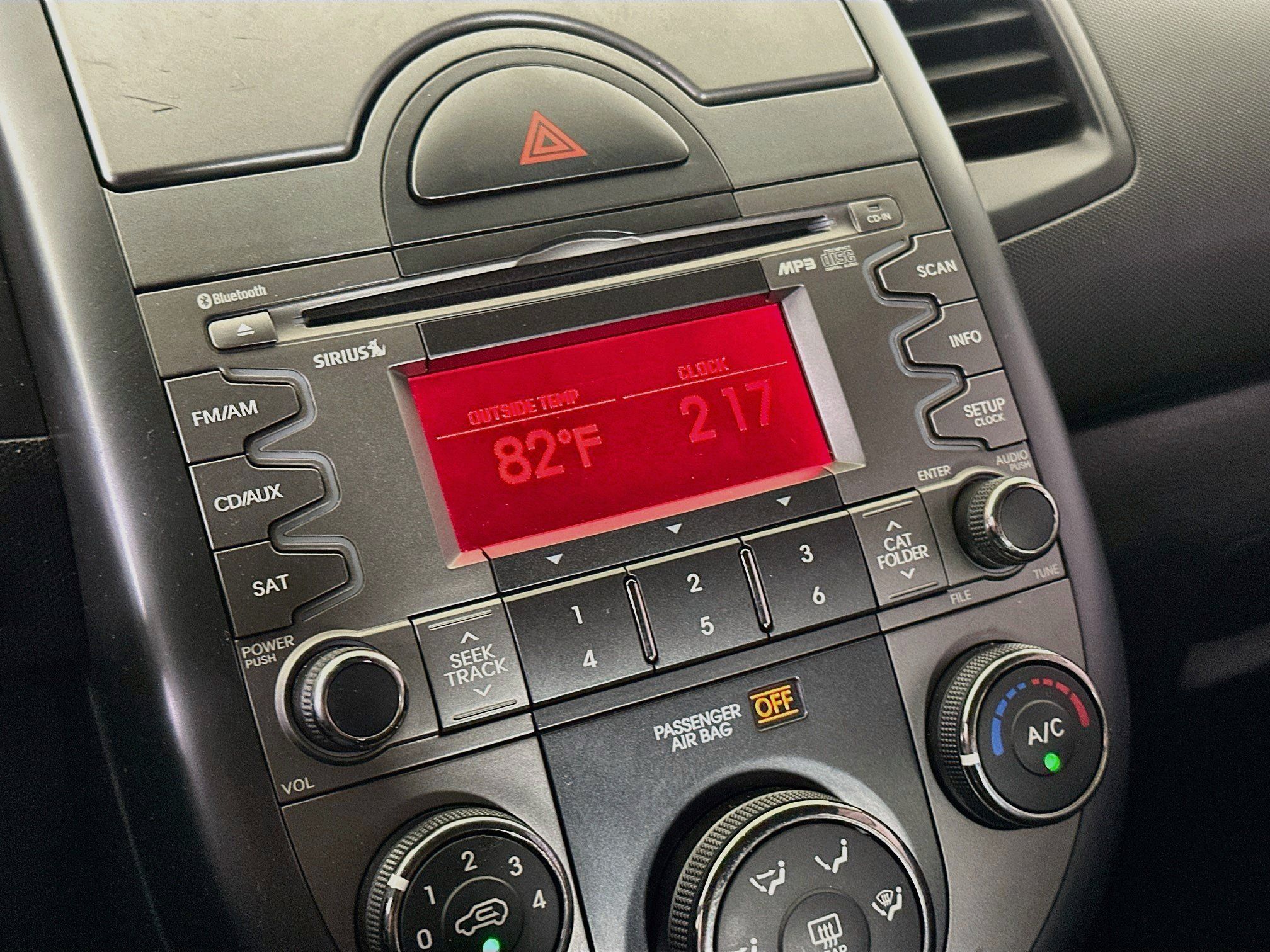 Used 2011 Kia Soul + FWD image 19