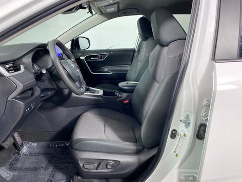Used 2023 Toyota RAV4 XLE AWD/4WD image 12