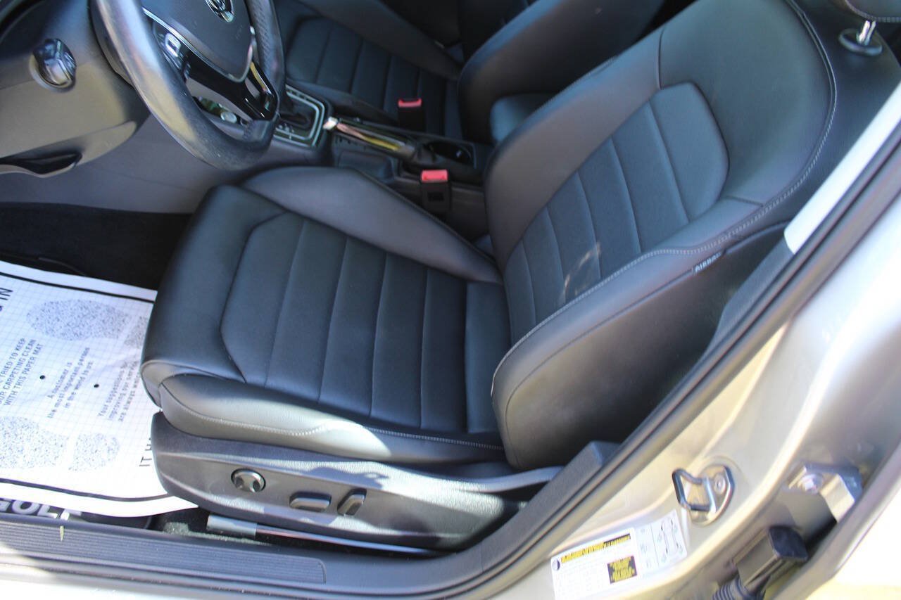 Used 2016 Volkswagen Golf SEL FWD image 17
