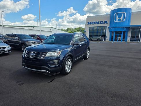 Used 2016 Ford Explorer Limited w/ Equipment Group 301A AWD/4WD image 7