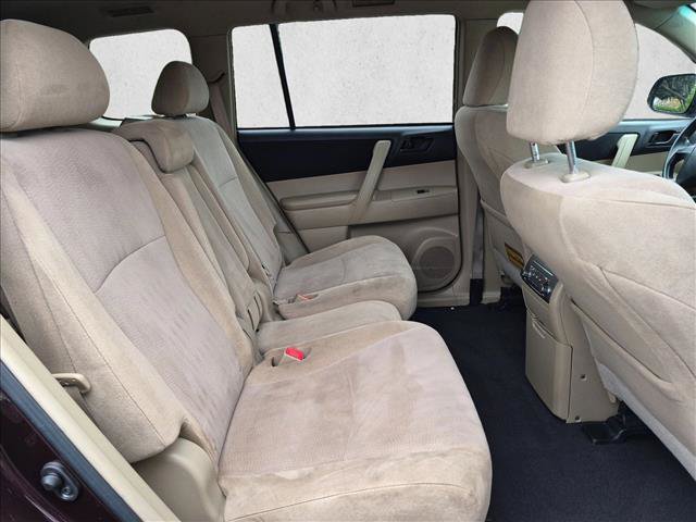 Used 2012 Toyota Highlander FWD image 19