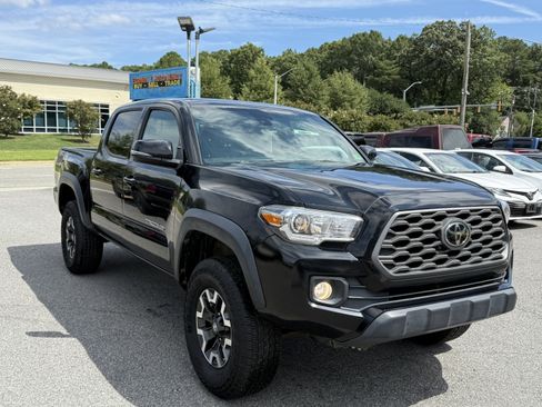 Used 2021 Toyota Tacoma TRD Off-Road image 4
