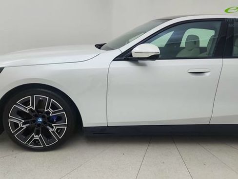 Used 2024 BMW i5 eDrive40i w/ Executive Package RWD image 10