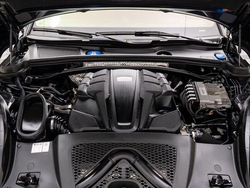 Used 2021 Porsche Macan GTS w/ Premium Package Plus (PF9) image 34