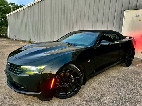 Used 2019 Chevrolet Camaro LT RWD image 6