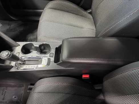 Used 2017 Chevrolet Equinox LT w/ Convenience Package image 21