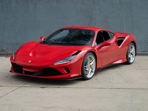 Used 2022 Ferrari F8 Tributo image 4