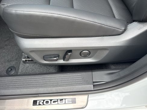 New 2026 Nissan Rogue Dark Armor AWD/4WD image 15