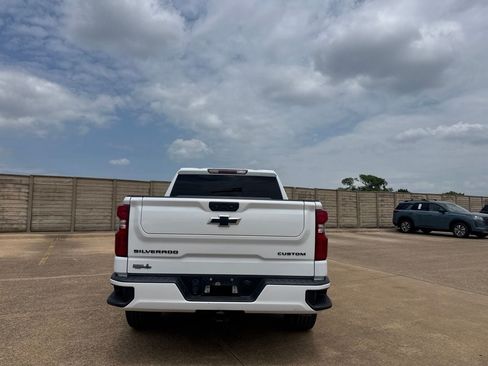 Used 2023 Chevrolet Silverado 1500 Custom RWD image 17