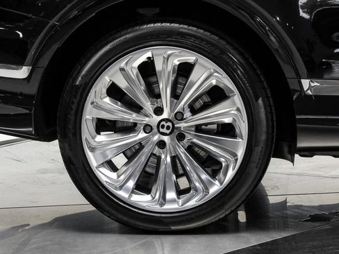 Used 2023 Bentley Bentayga Extended Wheelbase AWD/4WD image 54