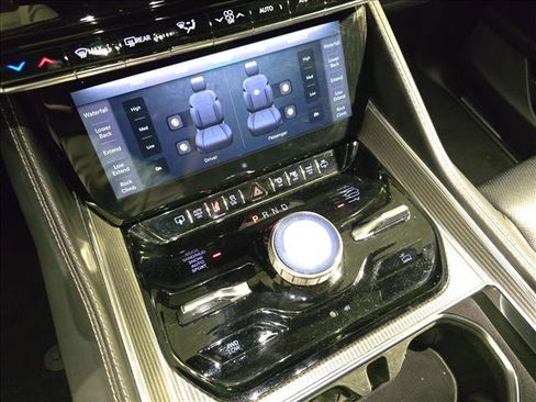 Used 2022 Jeep Grand Wagoneer Series II AWD/4WD image 24