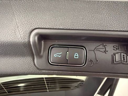 New 2026 Ford Explorer Platinum image 10