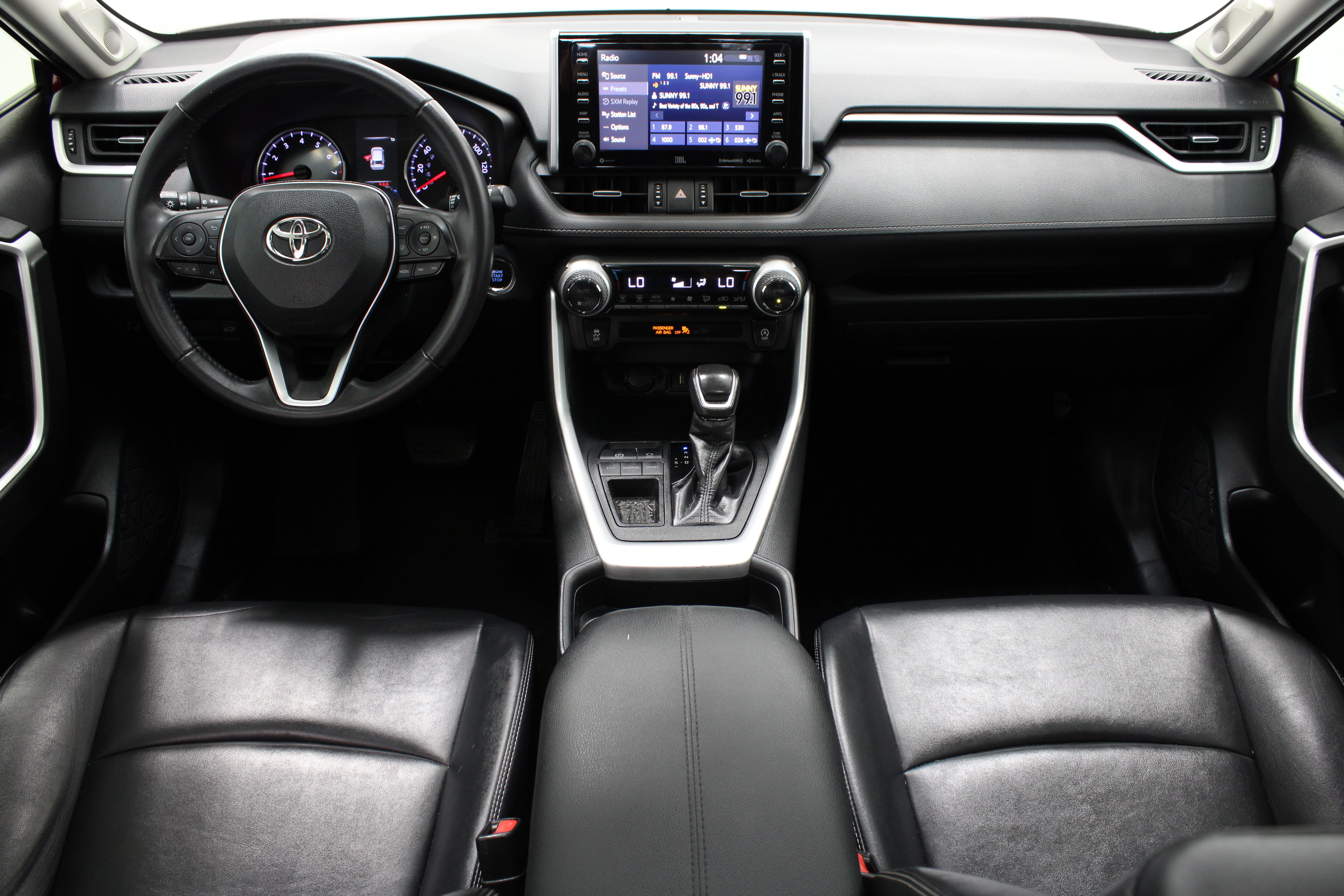 Used 2020 Toyota RAV4 XLE Premium FWD image 30
