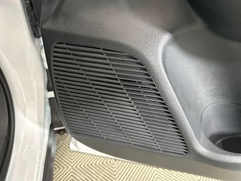 Certified 2025 Nissan Kicks SV image 29