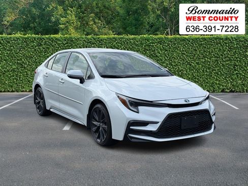 Used 2024 Toyota Corolla SE w/ SE Package FWD image 1