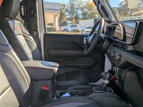 Used 2024 Jeep Wrangler Unlimited Rubicon image 37
