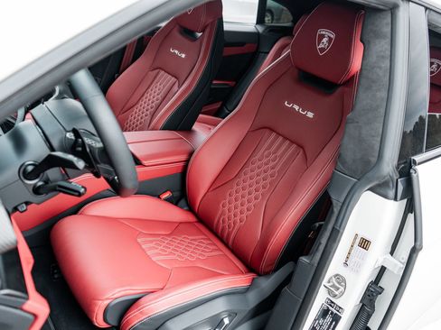 Used 2024 Lamborghini Urus S AWD/4WD image 26