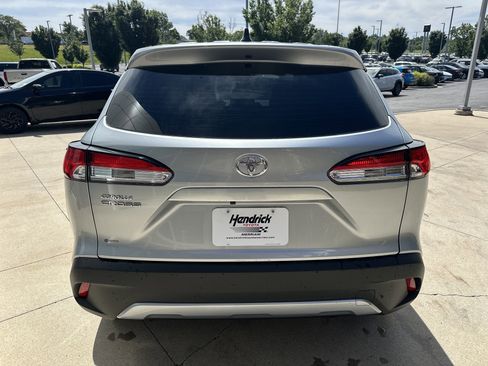 Used 2023 Toyota Corolla Cross L FWD image 8