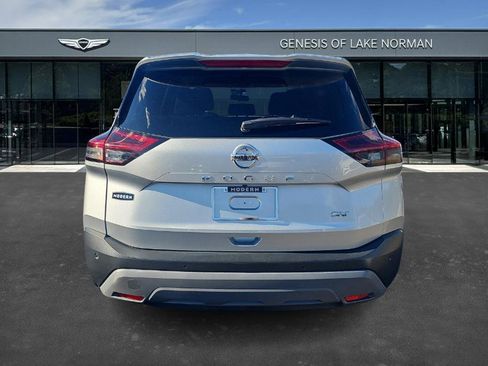 Used 2021 Nissan Rogue SV image 8