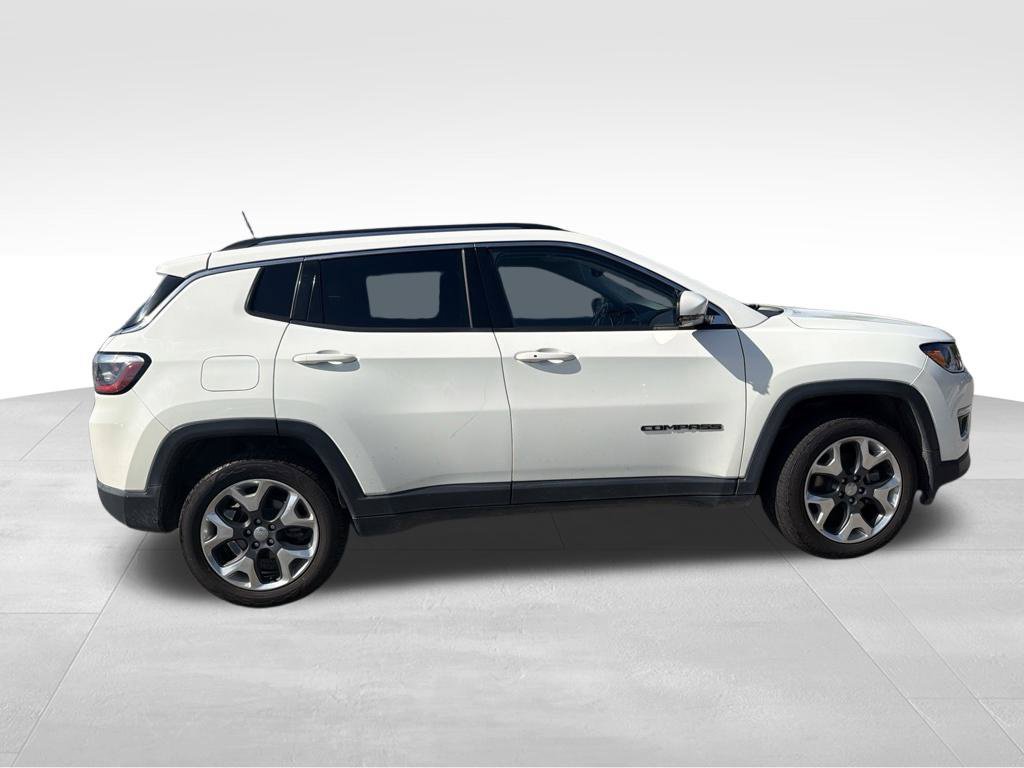 Used 2018 Jeep Compass Limited w/ Navigation Group AWD/4WD image 8