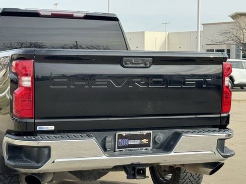 Used 2020 Chevrolet Silverado 2500 LT w/ Convenience Package image 8