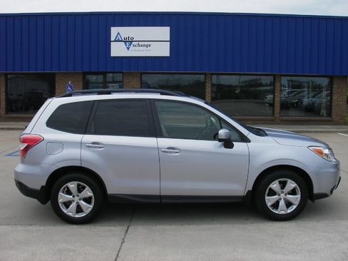 Used 2015 Subaru Forester 2.5i Premium AWD/4WD image 4