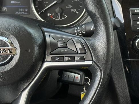 Used 2022 Nissan Rogue Sport S FWD image 16