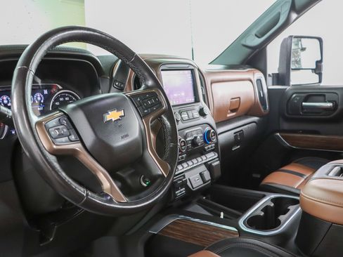Used 2022 Chevrolet Silverado 2500 High Country w/ Safety Package II AWD/4WD image 25