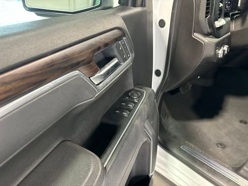 Used 2025 GMC Sierra 1500 SLT RWD image 12