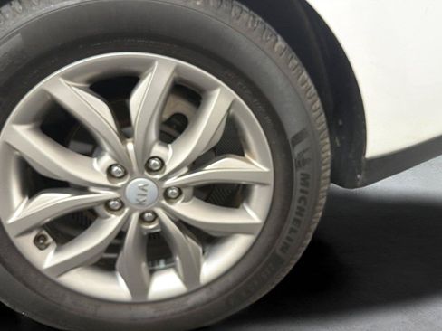 Used 2019 Kia Sedona EX FWD image 24