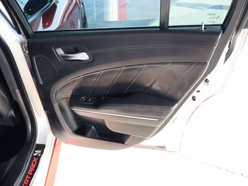 Used 2019 Dodge Charger Scat Pack w/ Dynamics Package RWD image 35