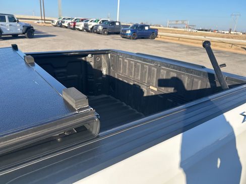 Used 2020 GMC Sierra 1500 SLT image 15